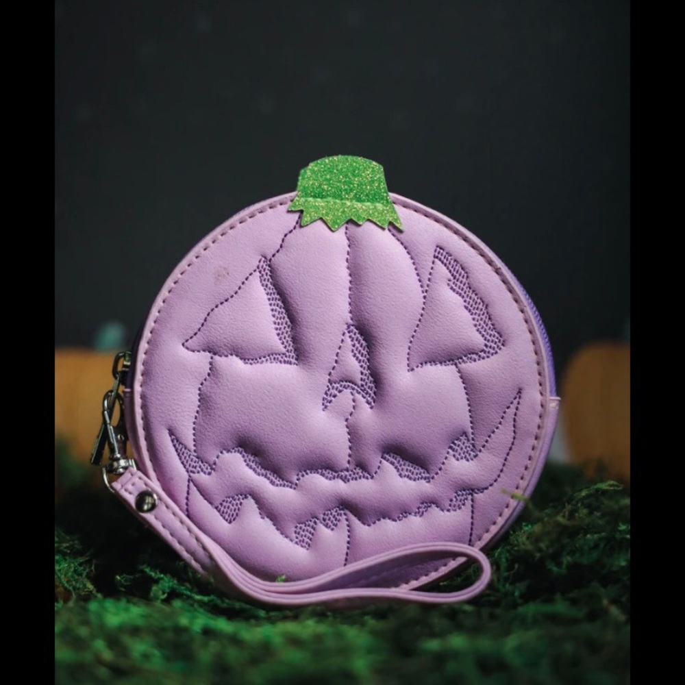 Lilac Pumpkin/ jack-o’-lantern wristlet 🎃